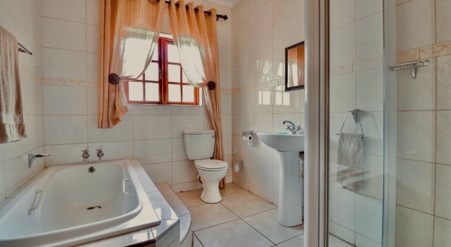 4 Bedroom Property for Sale in Wilkoppies North West